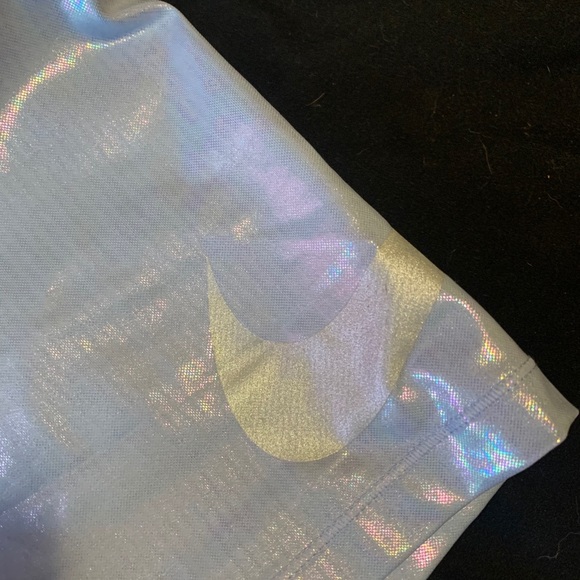 Nike Pro holographic icy blue shorts 3 inch - Picture 1 of 3